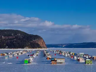 Village de pêche blanche de La Baie