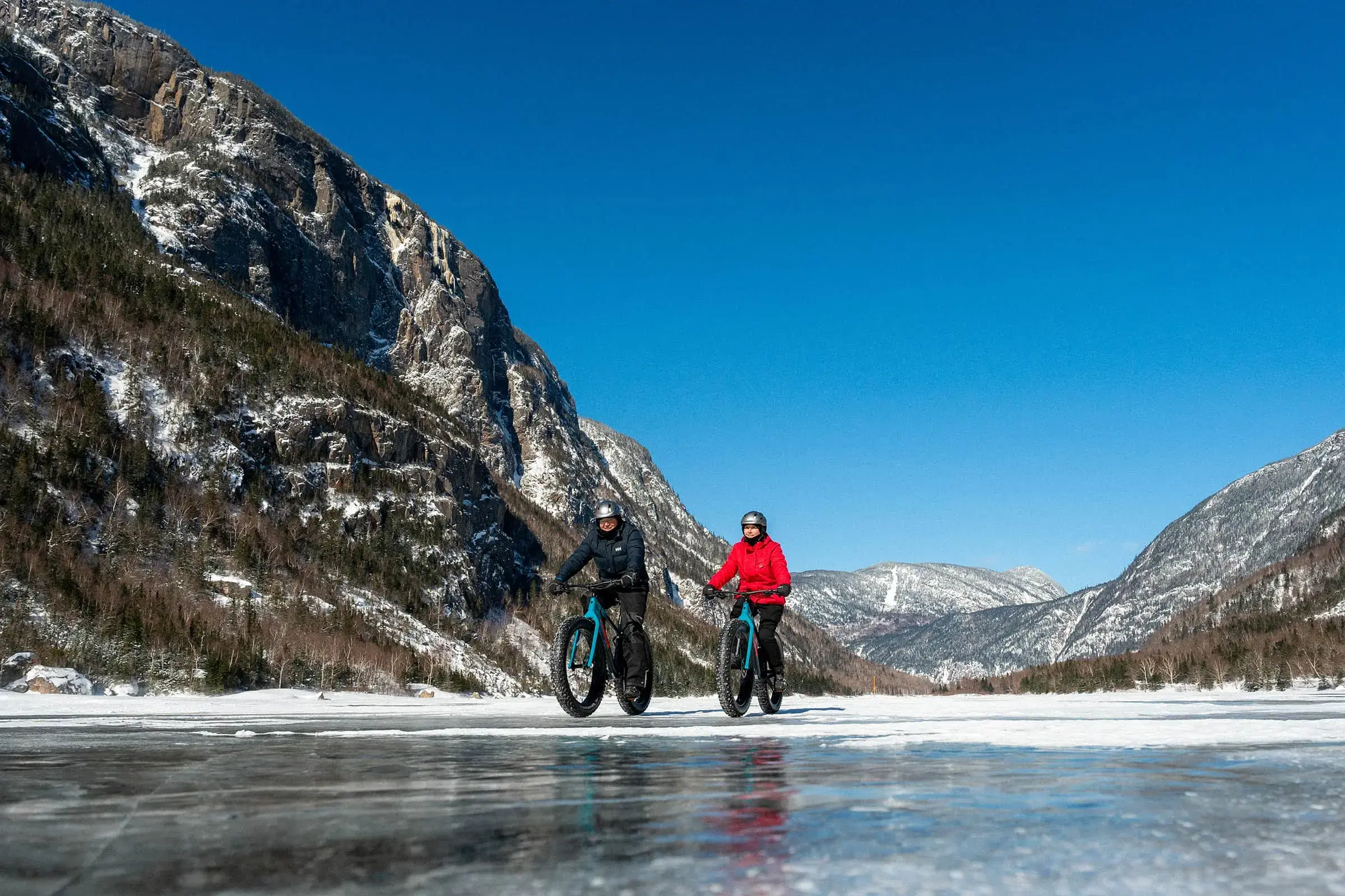 Fatbike dans la Vallée des Glaces Parc national des Hautes-Gorges-de-la-Rivière-Malbaie.